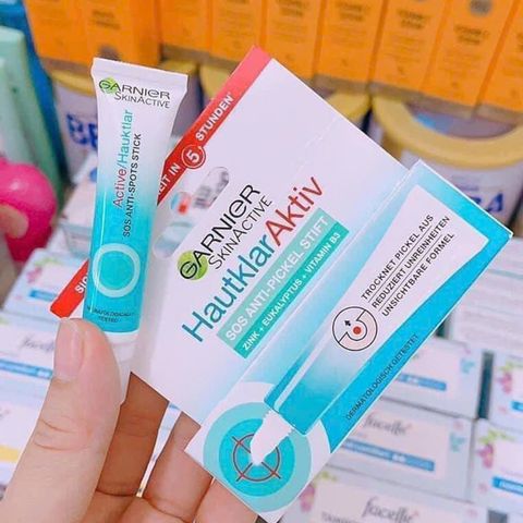 Gel giảm mụn Garnier Hautklar Aktiv Đức 10ml