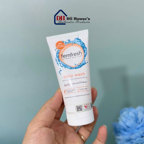 Dung dịch vệ sinh phụ nữ Femfresh Daily Wash 150ml – Sạch khuẩn, khử mùi, chiết xuất tự nhiên, an toàn cho mọi độ tuổi.
