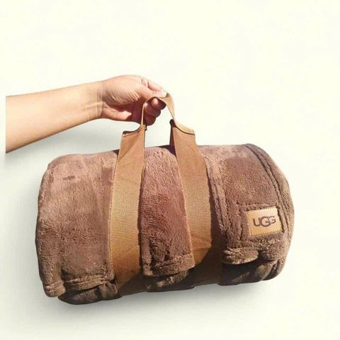 Chăn UGG Cao Cấp Size Queen 234x249cm - Giữ Ấm, Mềm Mại, Thiết Kế Sang Trọng - Lựa Chọn Hoàn Hảo Cho Giấc Ngủ Thoải Mái