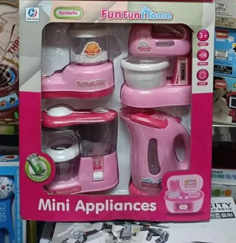 Bộ đồ chơi gia đình Hello Kitty House hold set gồm 4 món đồ gia dụng có đèn và âm thanh YH858-3 giao ngẫu nhiên
