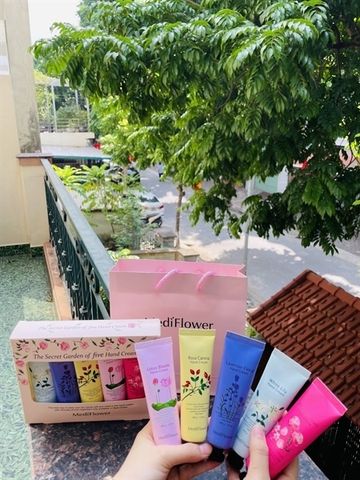 Kem dưỡng mềm da tay Medi’ Flower Hand Cream 50g Hàn Quốc (hàng chính hãng _ lấy ngẫu nhiên)  356571
