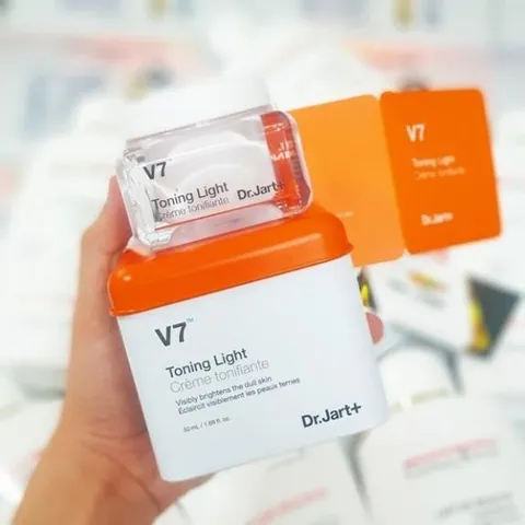 KEM DƯỠNG TRẮNG DA V7 GIẢM THÂM NÁM TÁI TẠO DA V7 TONING LIGHT Dr.Jart+ 50ml