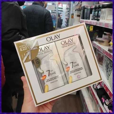 Kem dưỡng Olay UK 7 in 1 Total Effect Dưỡng trắng ngừa lão hóa Ngày & Đêm 50ml