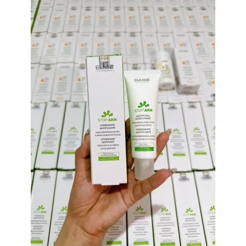 Kem dưỡng BABÉ Stop AKN Mattifying Moisturiser 50ml cho da dầu mụn