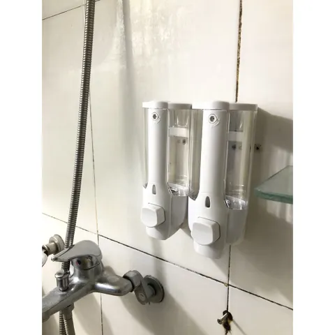 Hộp xà bông nhấn 2 bình gắn tường cao cấp - Thiết kế hiện đại cho phòng tắm, tiện lợi và sang trọng, phù hợp cho gia đình và nơi làm việc