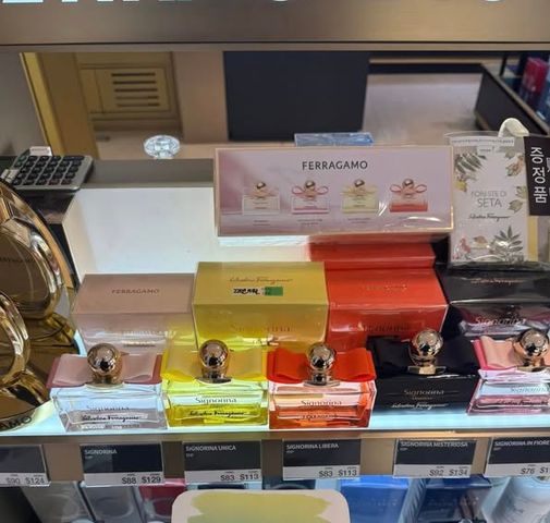 Bộ Nước Hoa Salvatore Ferragamo Signorina Mini Set 4x5ml - Hương Thơm Quyến Rũ (Edp & Edt) - Quà Tặng Sang Trọng