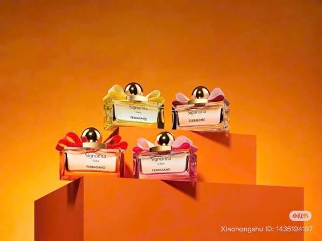 Set Nước Hoa Mini Salvatore Ferragamo Signorina - Bộ 4 Chai 5ml Hương Thơm Quyến Rũ và Thanh Lịch cho Phái Đẹp