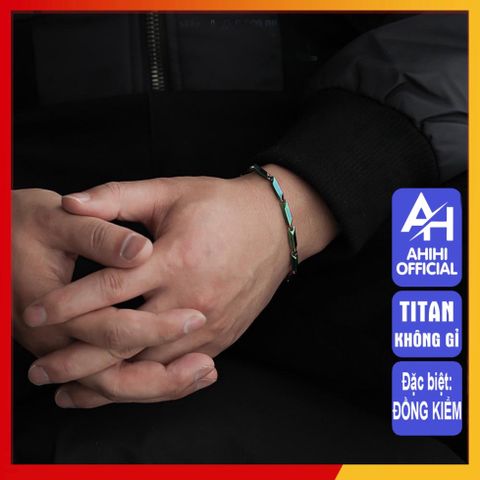 Lắc Tay Nam Titan Cao Cấp - Thiết Kế Nam Tính, Bền Bỉ, Thời Trang Sang Trọng, Phù Hợp Với Mọi Dạng Cổ Tay