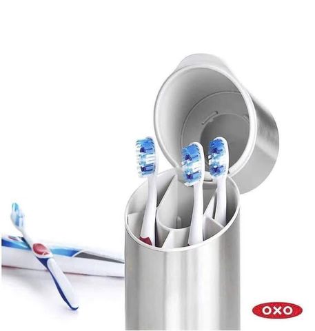 Hộp đựng bàn chải và kem đánh răng Oxo - Thiết kế hiện đại, chất liệu thép không gỉ, sắp xếp gọn gàng cho phòng tắm tiện nghi.