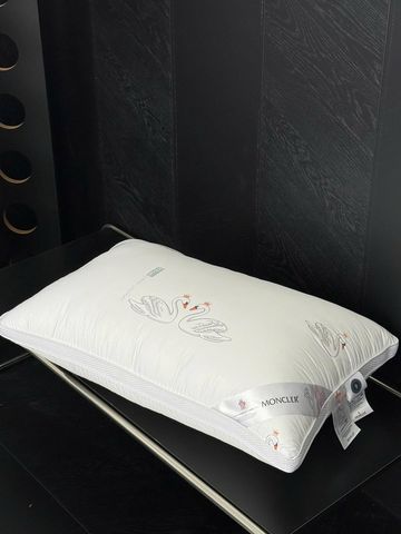 Gối Moncler Sang Trọng 48x74cm - Bộ 2 Gối Ruột Lông Vũ Ấm Áp, Êm Mềm, Phù Hợp Mọi Loại Giường