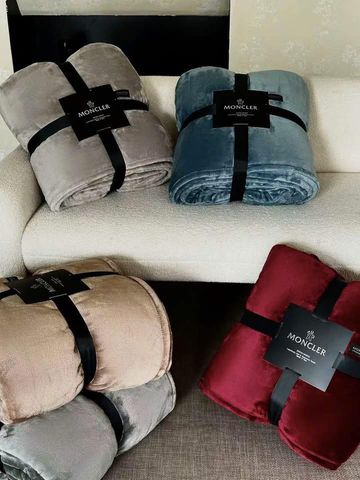 Chăn Moncler Crytal Plush Queen - 248x233cm, Nhung Mịn Sang Trọng, Giữ Ấm Tối Ưu, Tặng Túi Xách Cao Cấp, Trang Trí Nội Thất Đẳng Cấp
