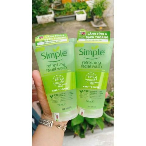 Sữa Rửa Mặt Simple Refreshing Facial Wash 150ml - Dành Cho Mọi Loại Da, Làm Sạch Hiệu Quả, Phù Hợp Da Nhạy Cảm