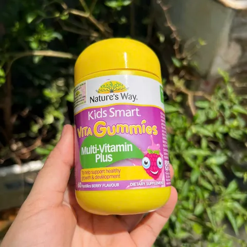 Viên nhai Kids Smart Nature's Way Vita Gummies Multi-Vitamin 60 viên - Bổ sung vitamin, hỗ trợ sức khỏe cho trẻ từ 2 tuổi trở lên