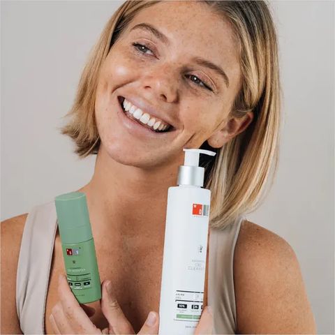 Sữa Rửa Mặt Advanced CBD Cleansing Gel 200ml - Làm Sạch Chuyên Sâu Da Dầu, Ngừa Mụn, Duy Trì Độ Ẩm Tối Ưu