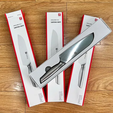 Dao bếp Santoku Zwilling Profile 18cm – Thép không gỉ, lưỡi sắc bén, thiết kế ergonomic, bền bỉ cho nhà bếp chuyên nghiệp