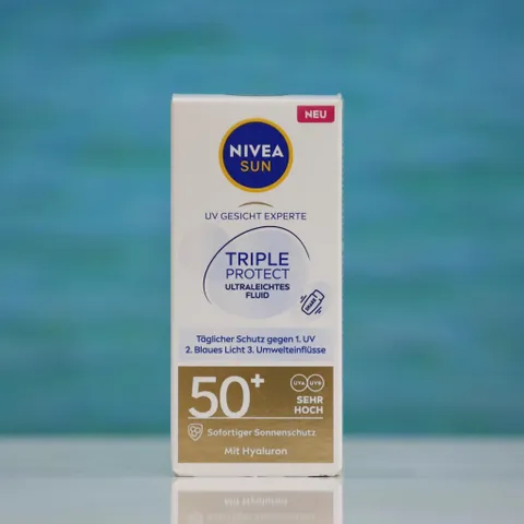 Kem chống nắng Dưỡng Da Nivea Triple Protect - LSF50, 40ml