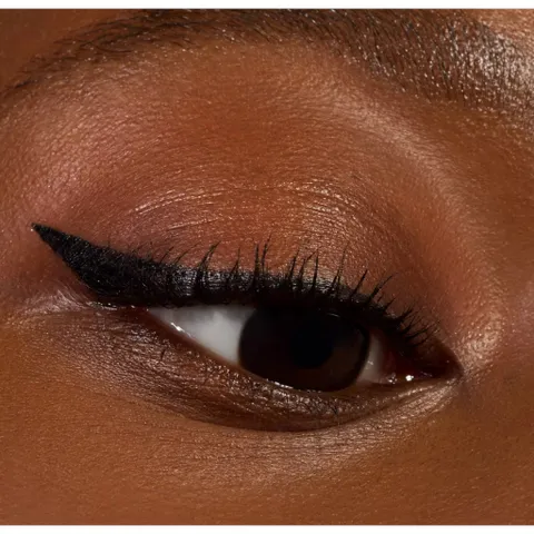 Bút Kẻ Mắt Essence Quick Wing Liner - Kẻ Mắt Đen Sắc Nét, Thiết Kế 2 Đầu Tiện Lợi, Chống Lem, Dễ Sử Dụng Cho Mọi Phong Cách Trang Điểm