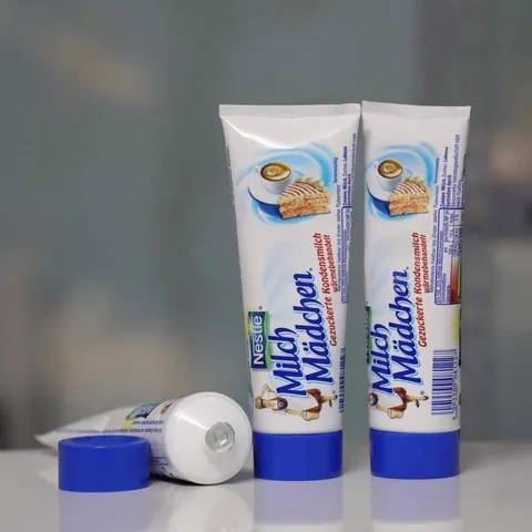 Sữa đặc có đường thương hiệu Nestle dạng tuýp của Đức