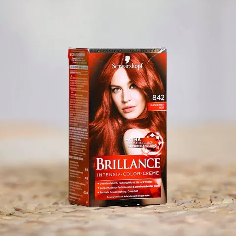Thuốc Nhuộm Tóc Schwarzkopf Brillance Số 842 - Màu Đỏ Kaschmir Mịn Như Nhung, Dễ Dàng Sử Dụng Tại Nhà