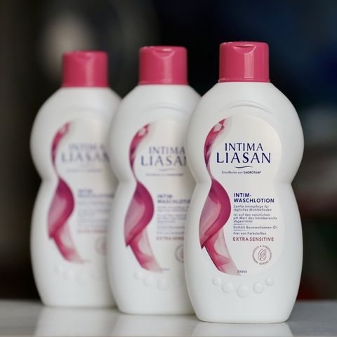 Dung dịch vệ sinh phụ nữ cao cấp Intima Liasan SAGROTAN - Chiết xuất tự nhiên, dưỡng ẩm và bảo vệ vùng nhạy cảm, chai 500ml sang trọng