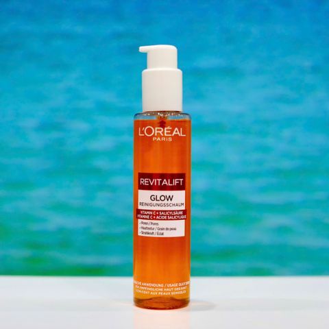 Sữa Rửa Mặt L’Oréal Revitalift Clinical Tạo Bọt Vitamin C 150ml - Làm Sạch Da, Giúp Sáng Khỏe, Dùng Hàng Ngày