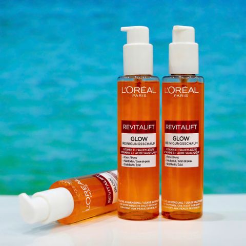 Sữa Rửa Mặt L’Oréal Revitalift Clinical Tạo Bọt Vitamin C 150ml - Làm Sạch Da, Giúp Sáng Khỏe, Dùng Hàng Ngày