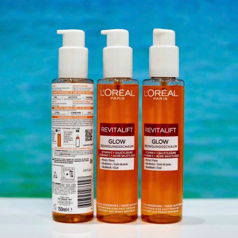 Sữa Rửa Mặt L’Oréal Revitalift Clinical Tạo Bọt Vitamin C 150ml - Làm Sạch Da, Giúp Sáng Khỏe, Dùng Hàng Ngày