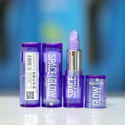 Son gió thay đổi màu Essence - SPACE GLOW COLOR CHANGING LIPSTICK