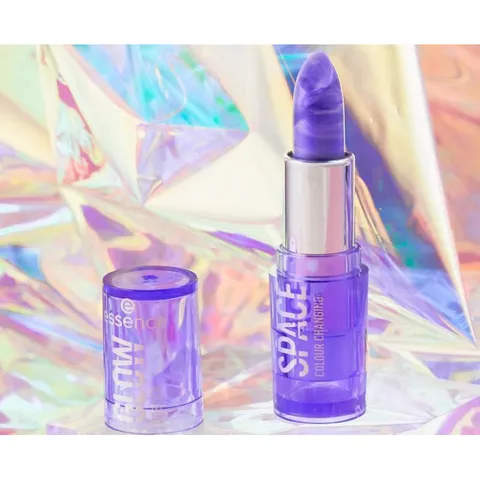 Son gió thay đổi màu Essence - SPACE GLOW COLOR CHANGING LIPSTICK