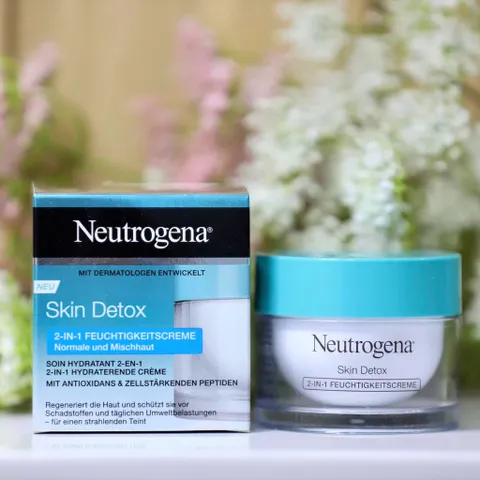 KEM DƯỠNG ẨM VÀ THẢI ĐỘC NEUTROGENA SKIN DETOX