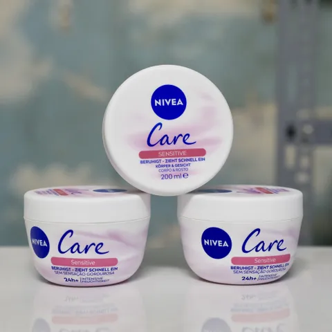 Kem dưỡng ẩm Nivea Care Sensitive chống da khô nứt nẻ cho da nhạy cảm, 200ml