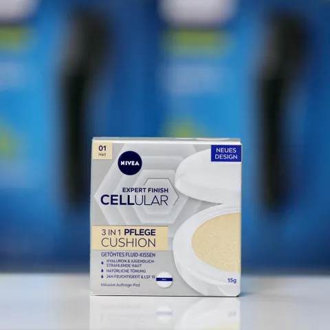 Phấn Nước Làm Căng Da Nivea Hyaluron Cellular Filler 3 In 1 Care Cushion - Tông sáng số 01