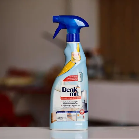 Xịt vệ sinh tủ lạnh, lò nướng, bồn chậu Denkmit 750 ml dùng cả năm siêu tiết kiệm, siêu an toàn.