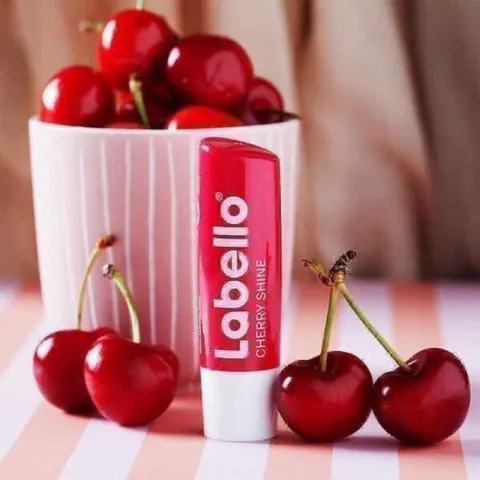 Son Dưỡng Môi Labello Cherry Shine 4.8g - Dưỡng Ẩm 24H, Màu Đỏ Tươi Tắn, Không Bết Dính, Hương Cherry Quyến Rũ