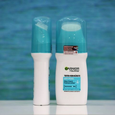 Sữa Rửa Mặt Garnier 150ml - Làm Sạch Sâu, Ngăn Ngừa Mụn, Kèm Đầu Bàn Chải Massage Tiện Dụng từ Đức