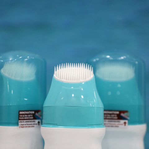 Sữa Rửa Mặt Garnier 150ml - Làm Sạch Sâu, Ngăn Ngừa Mụn, Kèm Đầu Bàn Chải Massage Tiện Dụng từ Đức