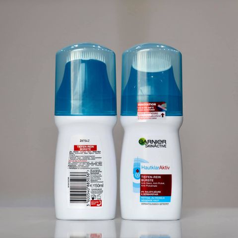 Sữa Rửa Mặt Garnier 150ml - Làm Sạch Sâu, Ngăn Ngừa Mụn, Kèm Đầu Bàn Chải Massage Tiện Dụng từ Đức