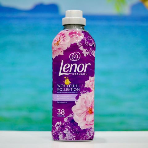 Nước xả vải Lenor Amethyst Blütentraum 950ml - Hương hoa tím sang trọng, lưu hương bền lâu, cho quần áo mềm mại, tiện dụng.