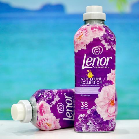 Nước xả vải Lenor Amethyst Blütentraum 950ml - Hương hoa tím sang trọng, lưu hương bền lâu, cho quần áo mềm mại, tiện dụng.