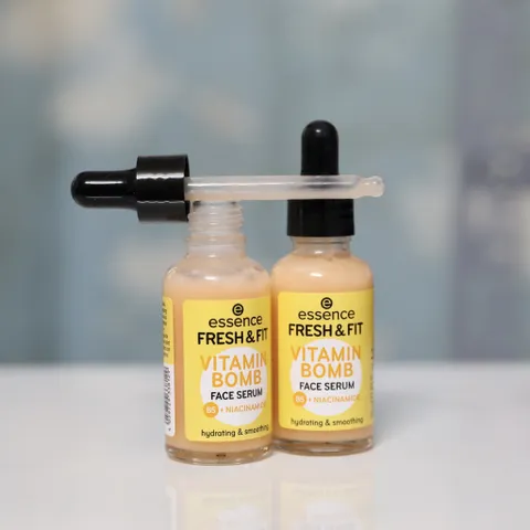 SERUM CẤP ẨM & DƯỠNG DA MỀM MỊN ESSENCE FRESH & FIT VITAMIN B