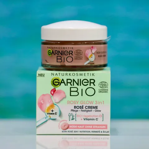Kem Dưỡng Da Hữu Cơ Garnier Bio Rosy Glow 3in1 – Dưỡng ẩm, Làm Rạng Rỡ Da Tự Nhiên, Phù Hợp Mọi Loại Da