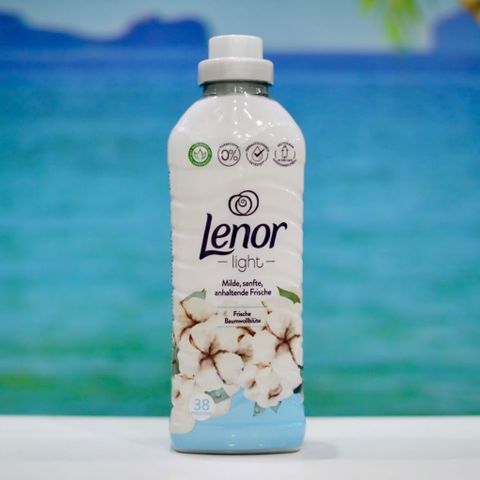 Nước Xả Vải Lenor Hương Hoa Bông Cotton Nhẹ Nhàng 950ml - Giúp Quần Áo Mềm Mại, Lưu Hương Lâu, Hàng Nội Địa Đức