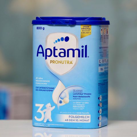 Sữa bột Aptamil Pronutra số 3 (800g) - Dinh dưỡng hoàn hảo cho trẻ từ 10 tháng tuổi, hàng nội địa Đức, hỗ trợ phát triển khỏe mạnh.