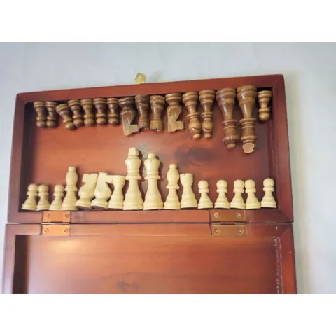 Bộ cờ vua gỗ đạt chuẩn bàn 35x 35cm,quân 7,2