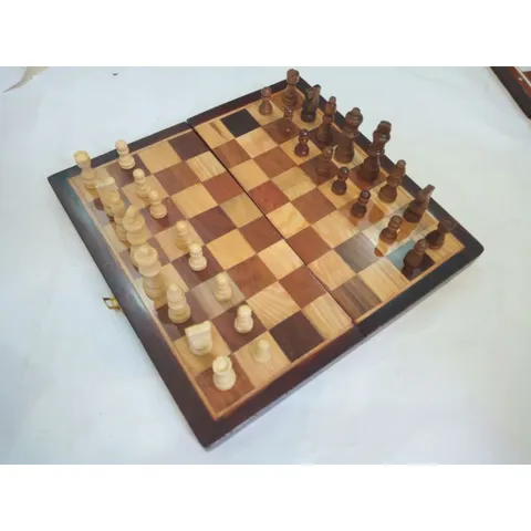 Hộp Bàn cờ gỗ kích thước 35x35x2,5cm, quân gỗ tần bì 7,8