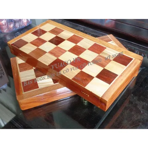 Bàn cờ vua bằng gỗ ,quân cờ gỗ hương gỗ gụ