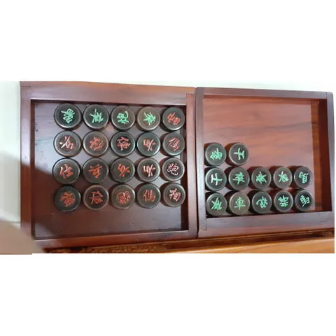 Quân Cờ Gỗ Trắc