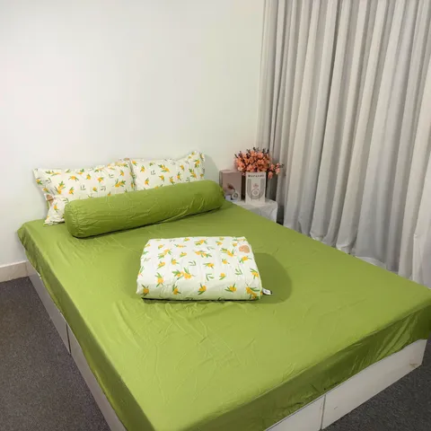 Bộ Chăn Ga Cotton Microfiber Cao Cấp - 5 Món Bọc Nệm 20cm Êm Ái, Thoáng Khí, Đèn Sinh Học An Toàn cho Giấc Ngủ Hoàn Hảo