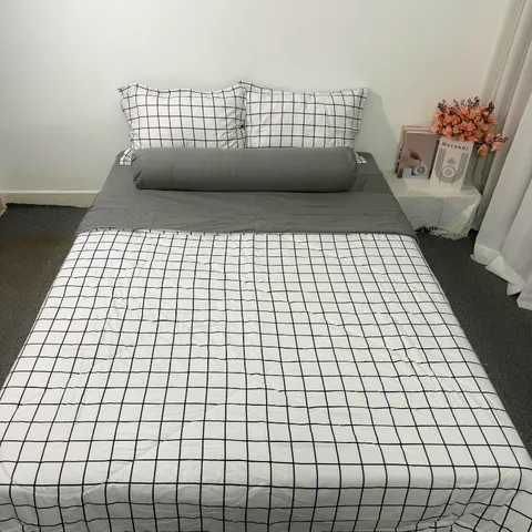 Bộ Chăn Ga Cotton Microfiber 5 Món - Chăn Chần Bông Mềm, Vỏ Gối Sang Trọng, Bọc Nệm Cao 20cm, Giấc Ngủ Hoàn Hảo