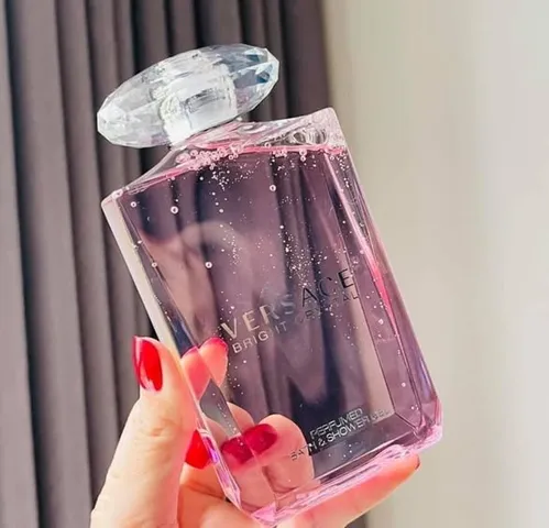 Sữa Tắm Versace Bright Crystal 200ml (Hồng) - Dưỡng Ẩm, Hương Thơm Quyến Rũ, Sản Phẩm Chăm Sóc Da Cao Cấp Từ Mỹ